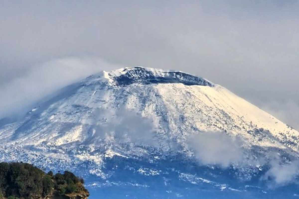 Foto: il Vesuvio innevato