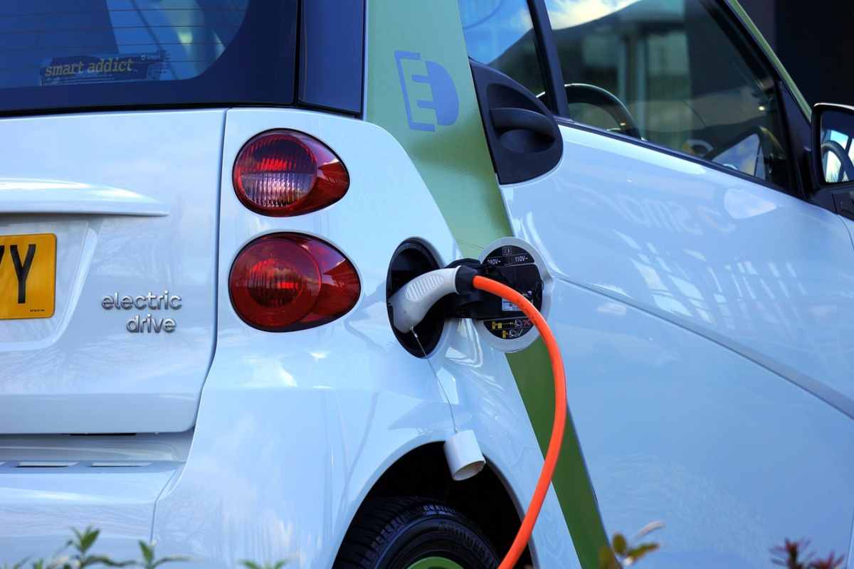 Auto elettrica inquina molto