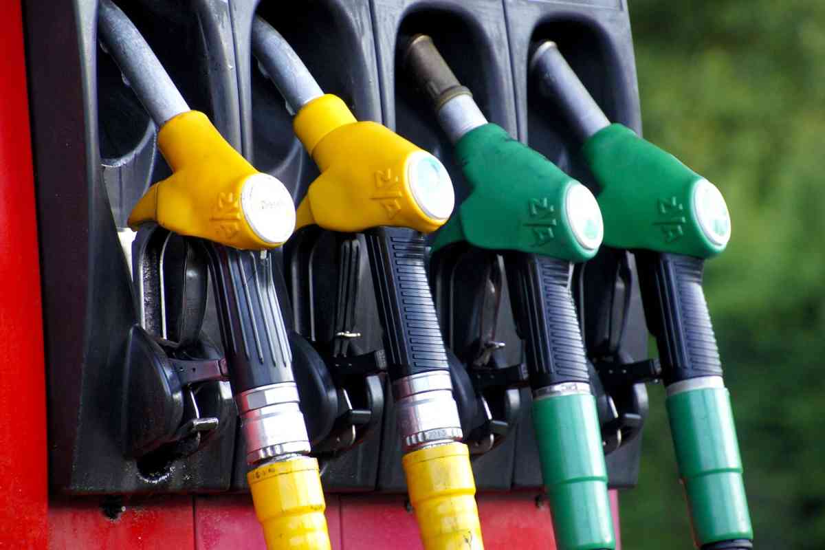 Cosa accade in Italia i prezzi del carburante