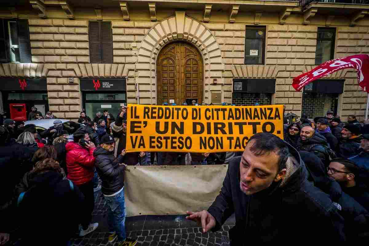 Reddito di cittadinanza addio calo beneficiari chi non potrà più chiederlo