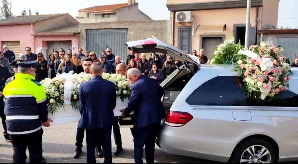 Mamma massacra la figlia minorenne