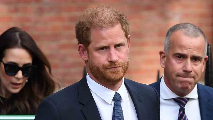 Harry a Londra in tribunale senza Meghan