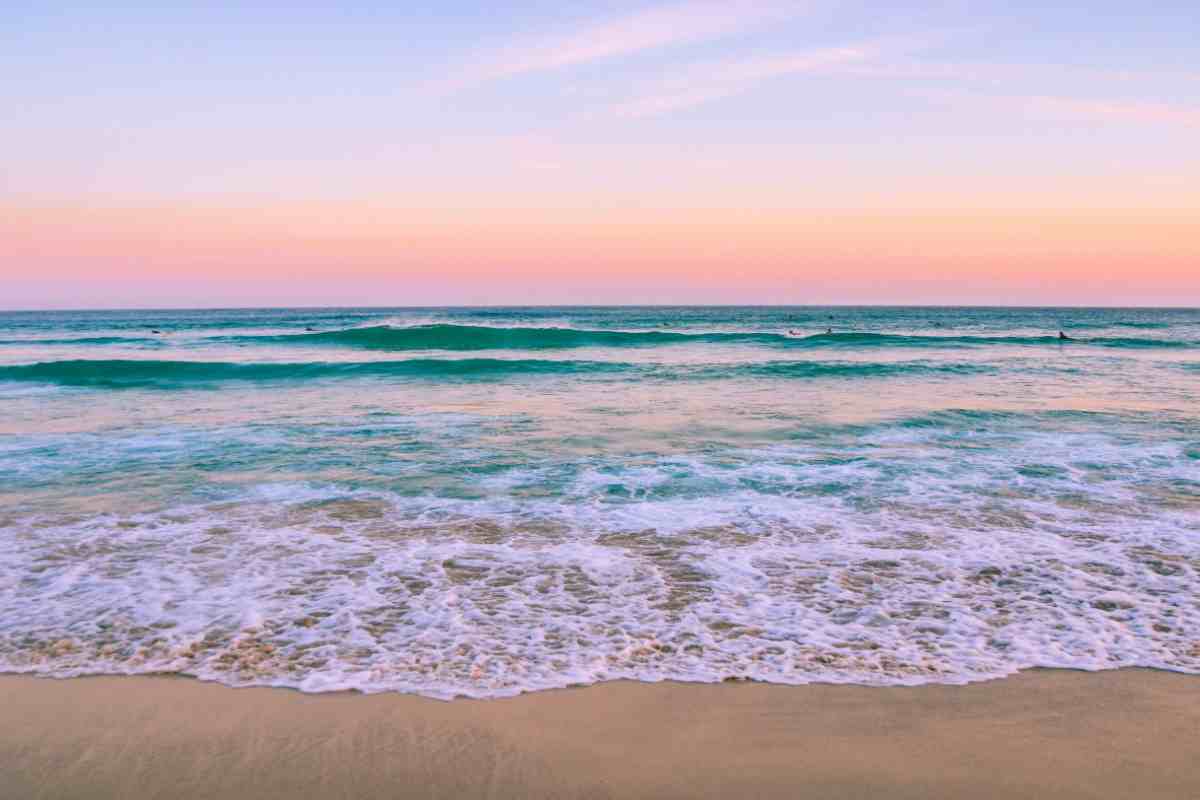 Comparsi degli strani oggetti sulla spiagge