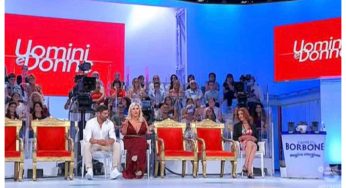 Uomini e Donne, addio improvviso: lascia definitivamente la trasmissione