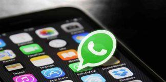 WhatsApp trucco posizione auto