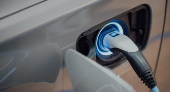 Auto elettriche, diremo addio alle colonnine sparse per la città: i nuovi progetti sono spaziali