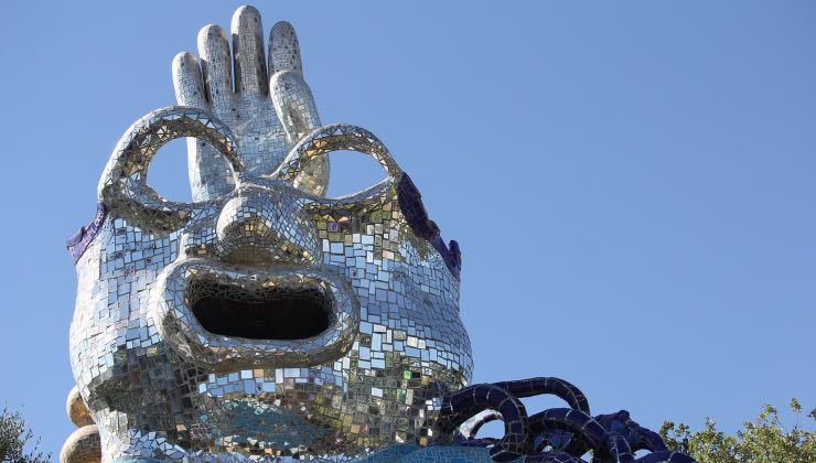 Giardino dei Tarocchi statua ispirazione a Parco Güell