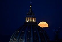 Roma - il Cupolone di notte Il giardino più bello del mondo