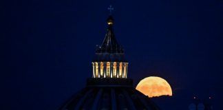 Roma - il Cupolone di notte Il giardino più bello del mondo