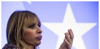 Alessandra Mussolini commossa