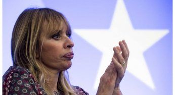 Alessandra Mussolini in lacrime: cosa è successo in diretta